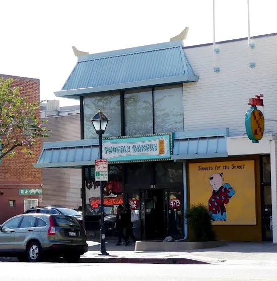 Phoenix Bakery on North Broadway in Chinatown
