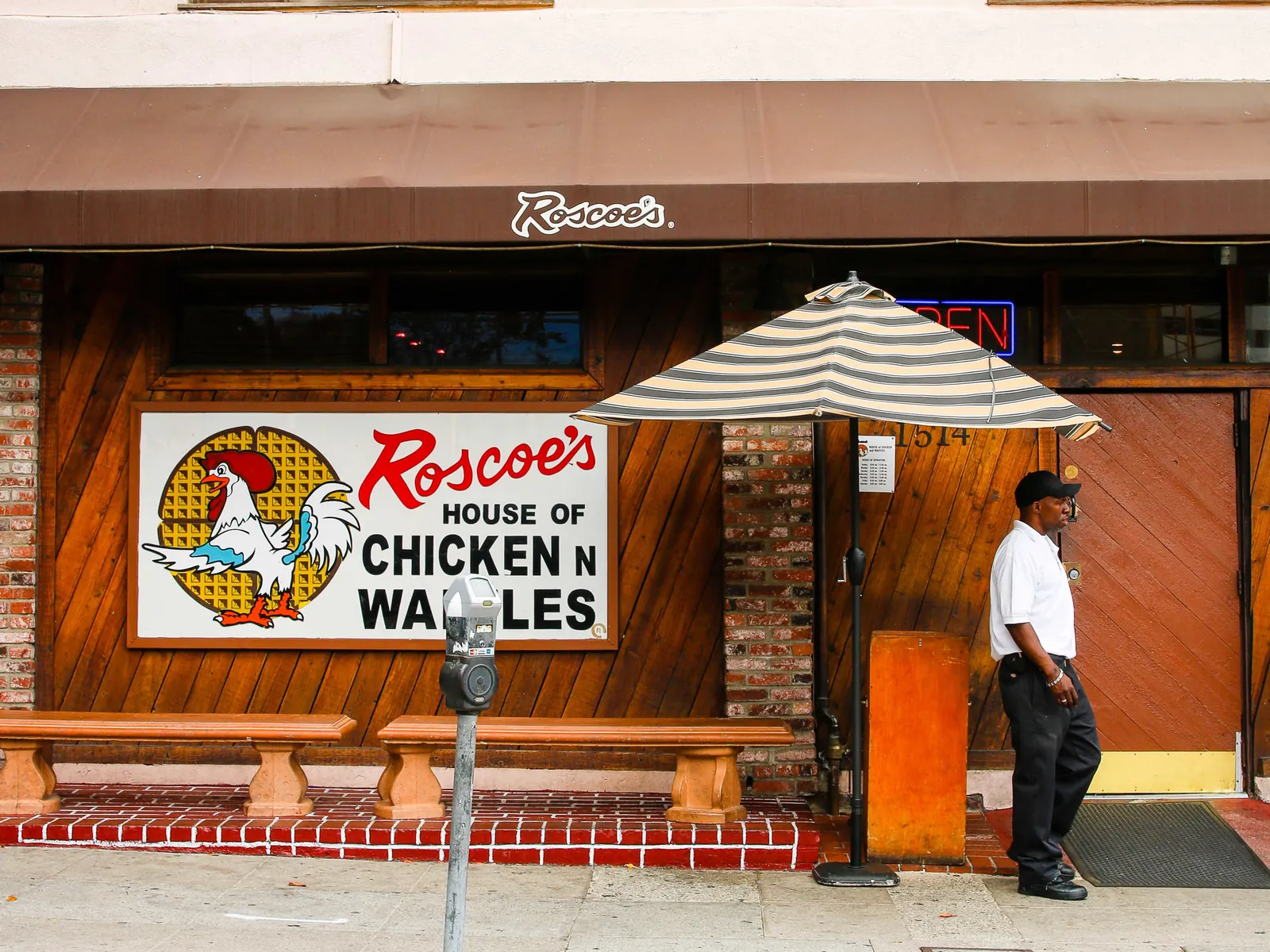 Roscoe's House of Chicken and Waffles exterior